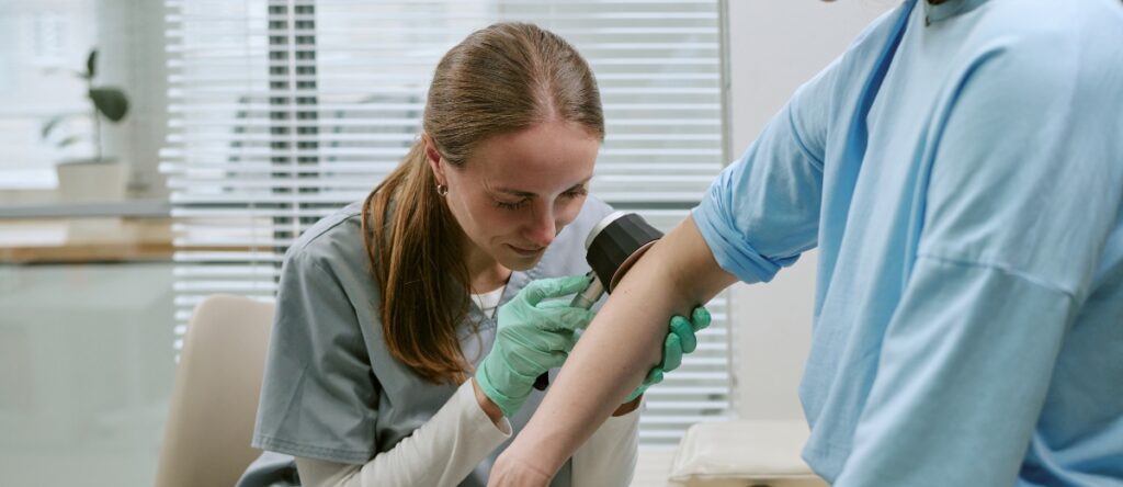 visita dermatologica santagostino genova